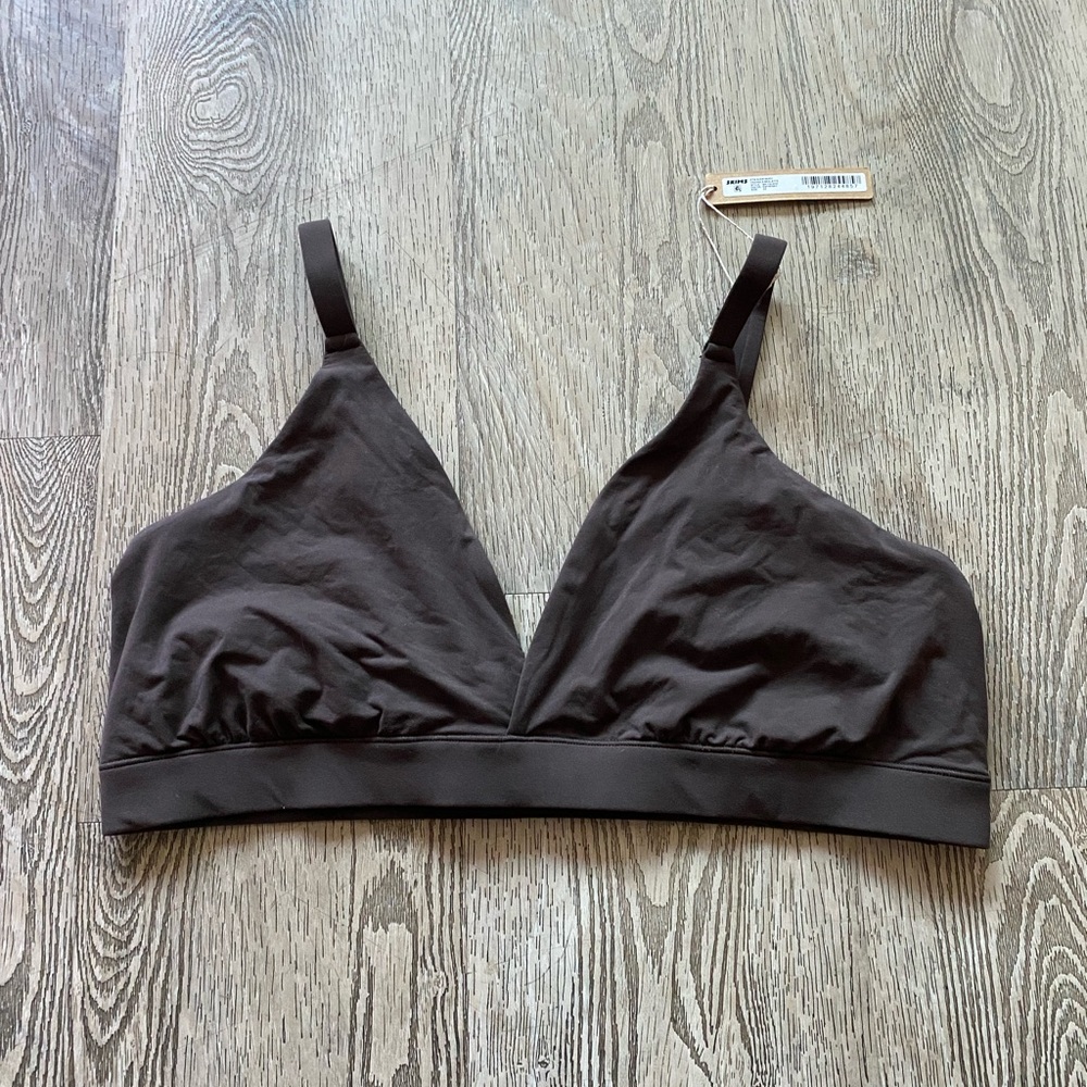 Skims Fits Everybody crossover triangle bralette in Espresso NWT
